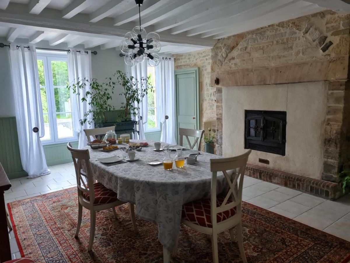 Bed and Breakfast Domaine De La Cour Vautier Mandeville-en-Bessin Экстерьер фото