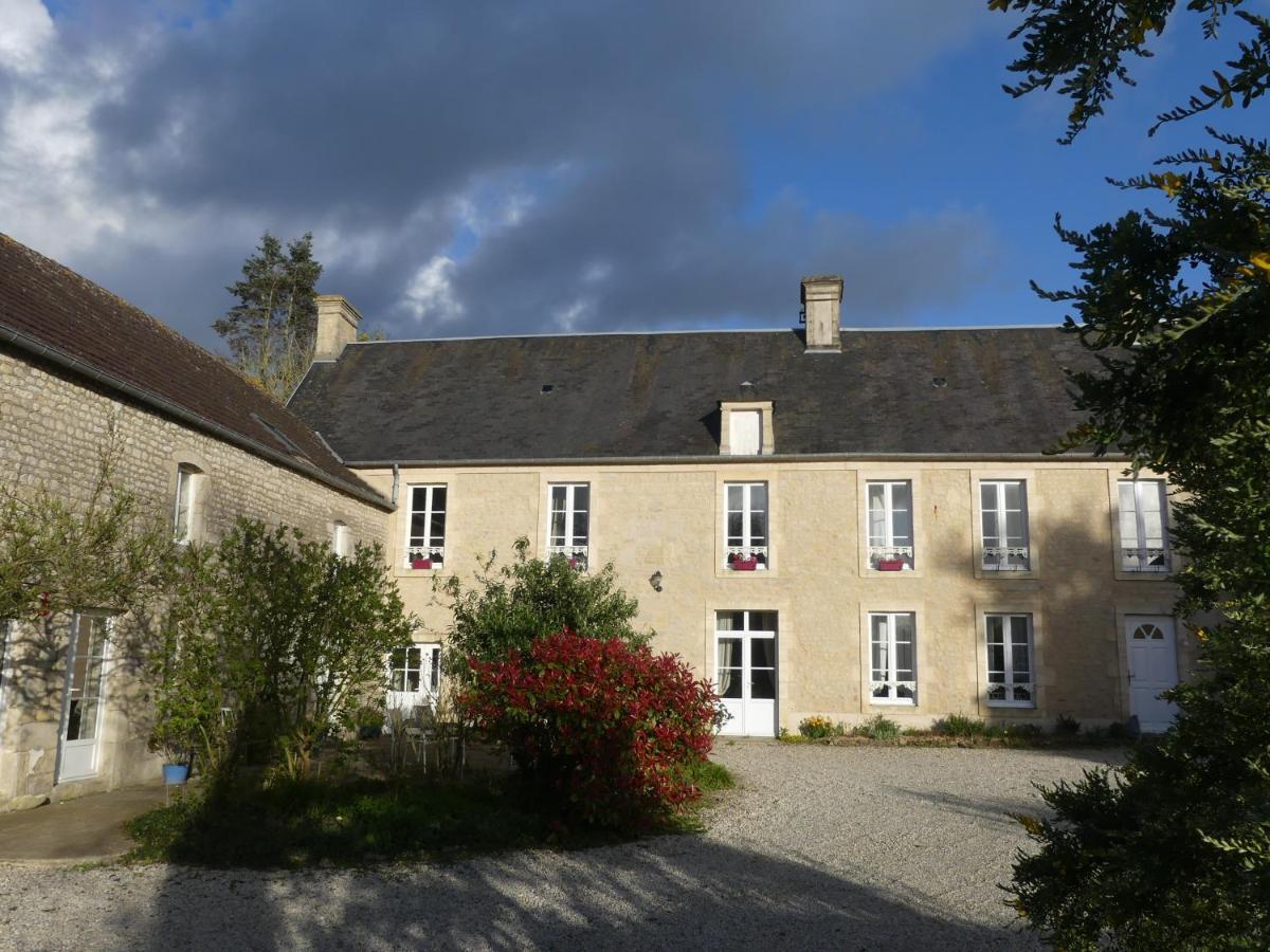 Bed and Breakfast Domaine De La Cour Vautier Mandeville-en-Bessin Экстерьер фото