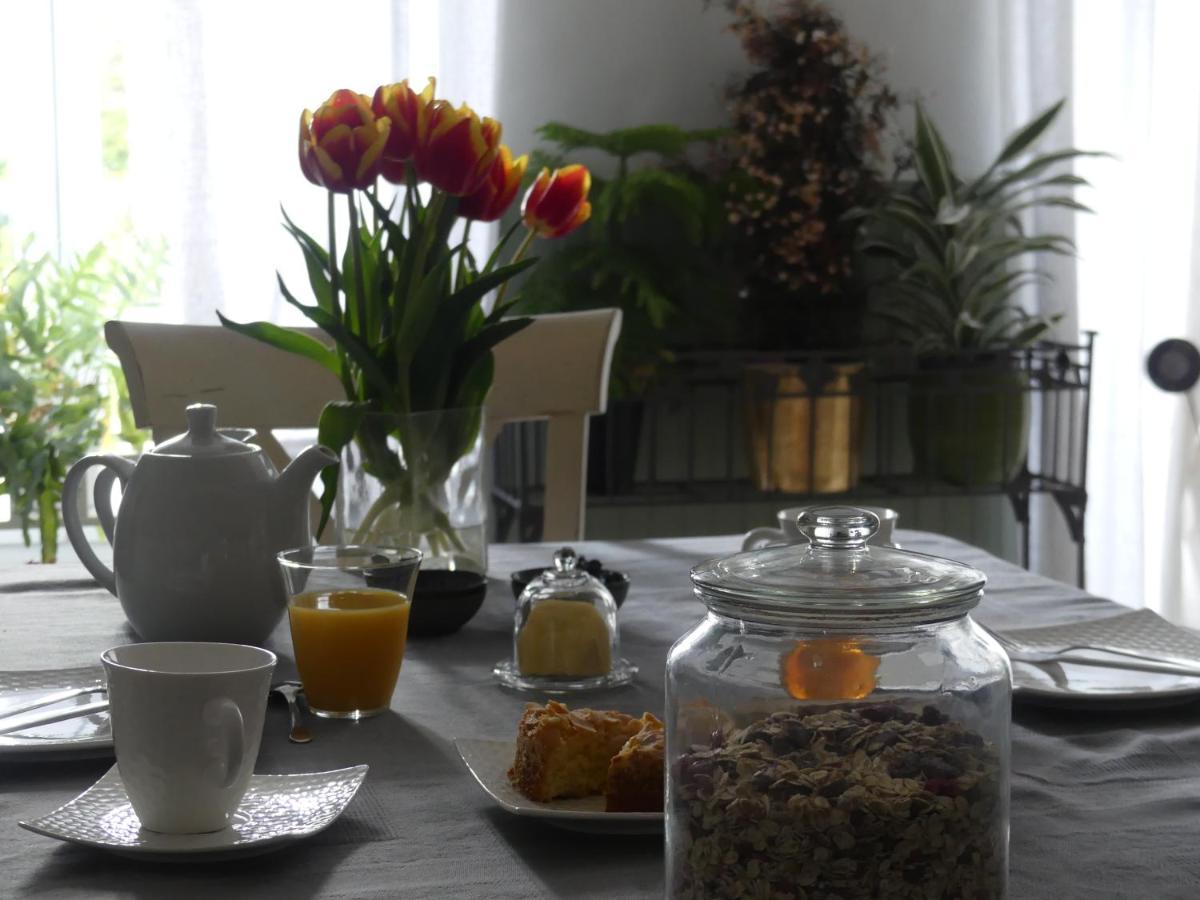 Bed and Breakfast Domaine De La Cour Vautier Mandeville-en-Bessin Экстерьер фото