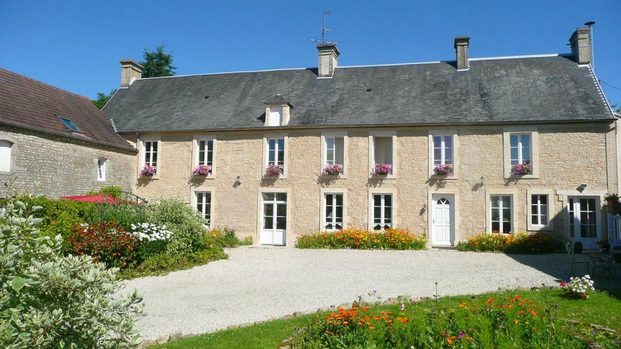 Bed and Breakfast Domaine De La Cour Vautier Mandeville-en-Bessin Экстерьер фото
